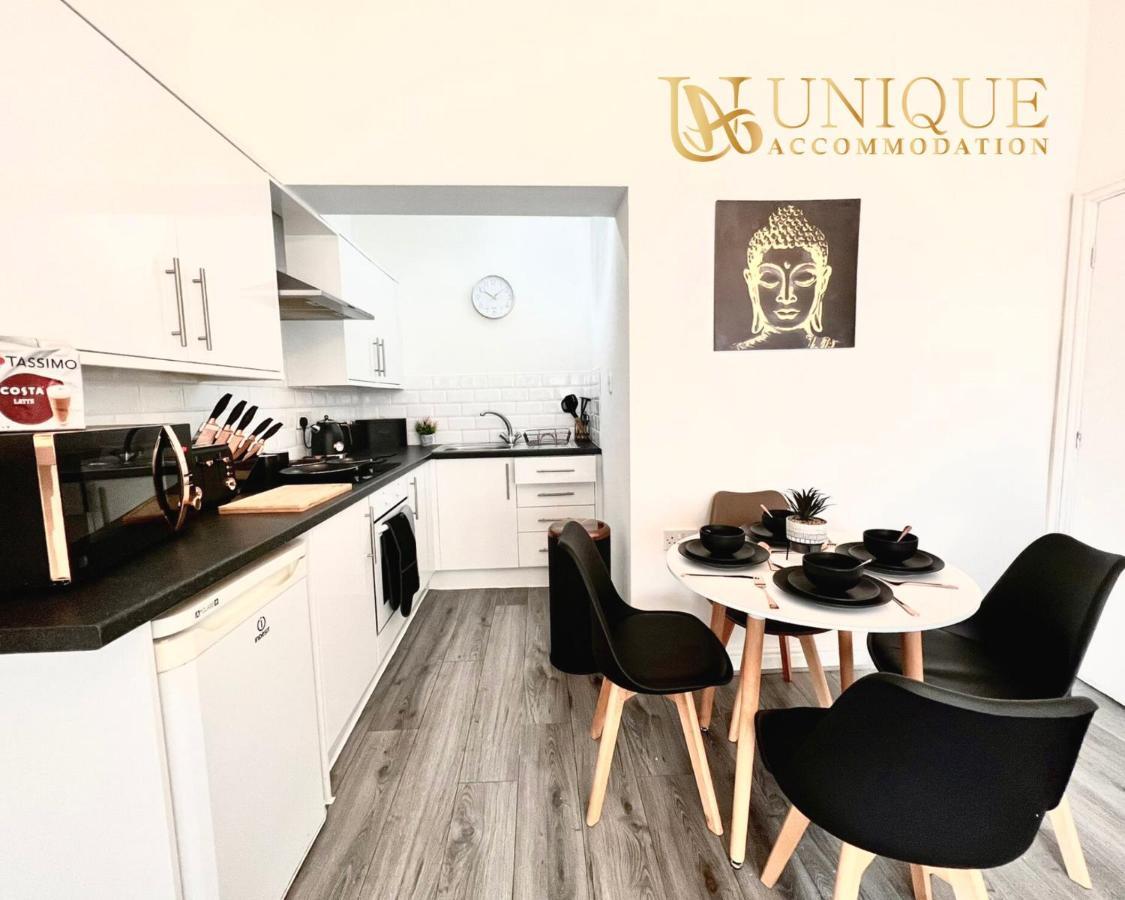 Unique Accommodation Liverpool - Luxury 2 Bed Apartments , Perfect For Business & Families, Book Now מראה חיצוני תמונה